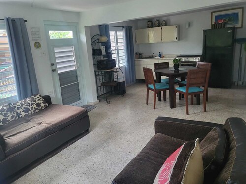 Huge-Location-- 8mile beach, SJUairport, nightlife, walk to bakery