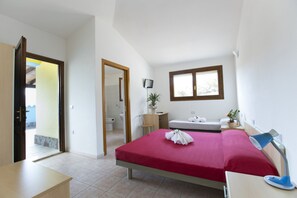 Minibar, lits bébé (en supplément), Wi-Fi gratuit, draps fournis