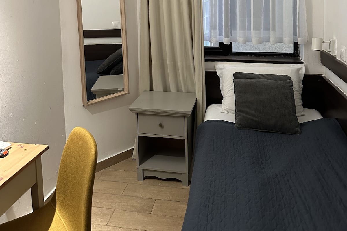 Single Room | 1 bedroom, soundproofing, iron/ironing board, free WiFi