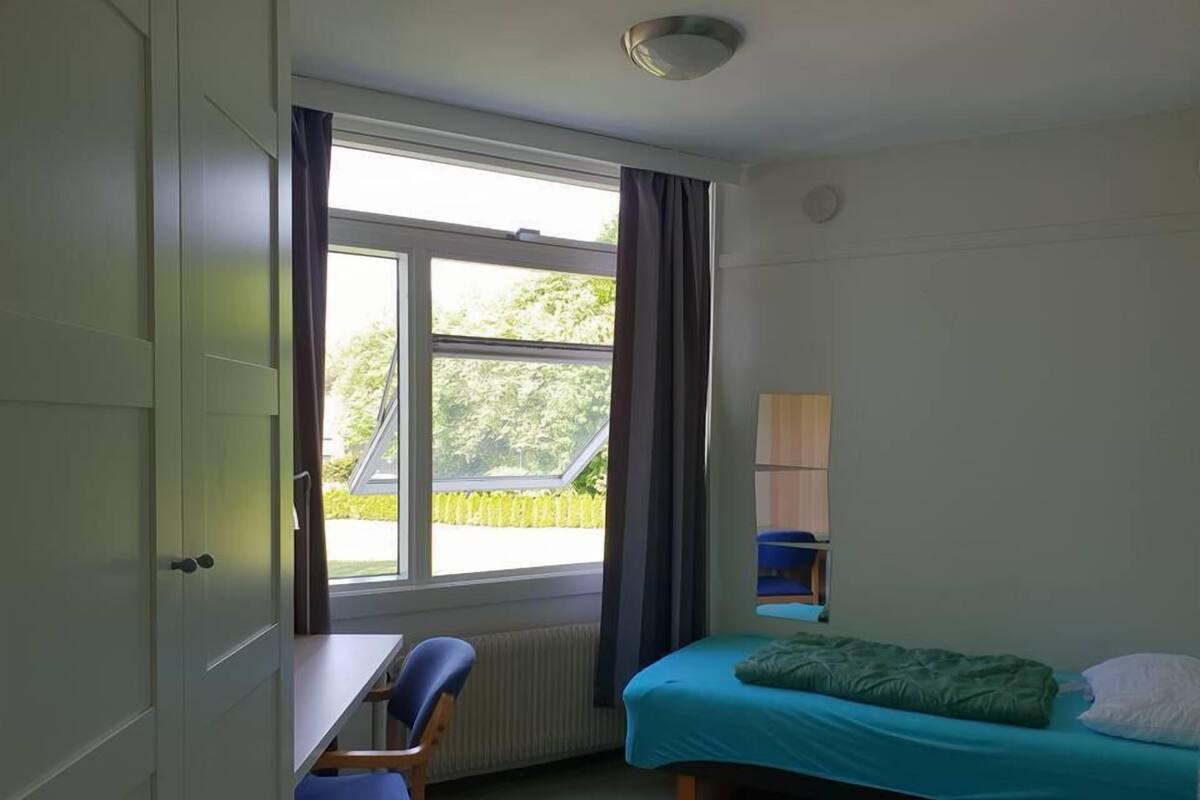 Quarto casal ou duplo básico | Área de estar