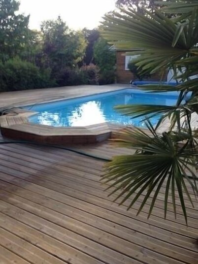 House with swimming pool.  Private For 4 people