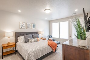 4 bedrooms, desk, iron/ironing board, free WiFi