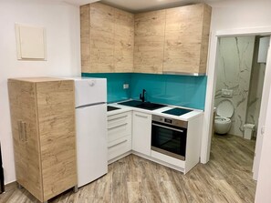 Superior Suite, 1 Bedroom (Neretva) | Private kitchen | Fridge, oven, stovetop, cookware/dishes/utensils - Villa La (Sarajevo)