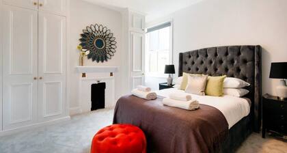 Chic & Spacious Family Home in South West London 🏡