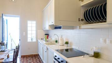 Kühlschrank, Ofen, Herdplatte, Geschirrspüler