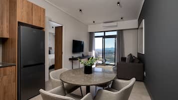Apartment | Living area | 32-inch flat-screen TV with satellite channels, TV