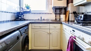 Apartment (2 Bedrooms) | Private kitchen