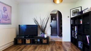 Apartment (2 Bedrooms) | Living room