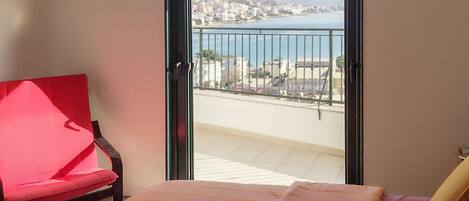 2 室のベッドルーム、アイロン / アイロン台、WiFi (無料)、ベッドシーツ