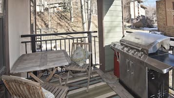 Condo, 2 phòng ngủ | Ban công