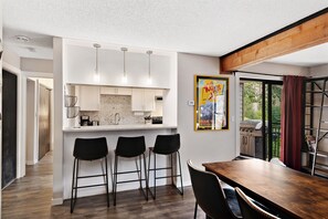 Leilighet, 2 soverom | Eget kjøkken | Kjøleskap, mikrobølgeovn, ovn og oppvaskmaskin