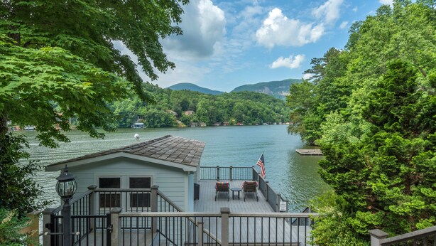 Terrace/patio - Lakeshire on Lake Lure I 3 BR, Lakefront + Views! (Lake Lure)