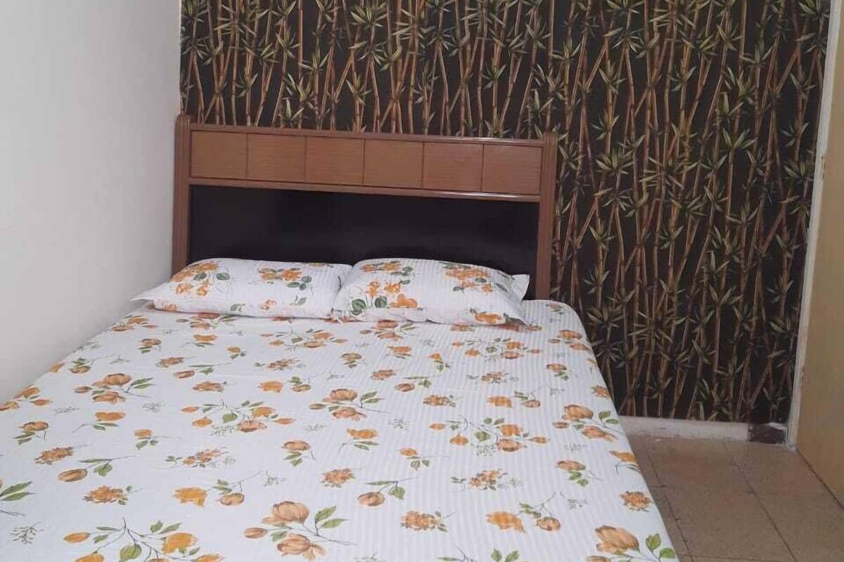Blackout curtains, iron/ironing board, free WiFi