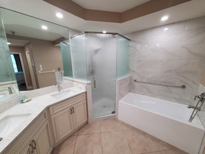 Appart'hĂŽtel, 2 chambres | Salle de bain