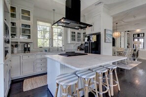 Fridge, microwave, oven, stovetop - Hartsfield Cottage, South of 30A in Rosemary Beach, Gulf-View, Sleeps 11+, Steps (Rosemary Beach)