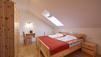 Apartment, 1 Schlafzimmer (Skrlatno Jabolko) | 1 Schlafzimmer, Zimmersafe, Schreibtisch, schallisolierte Zimmer