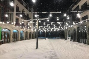 المنطقة المحيطة بالمنشأة