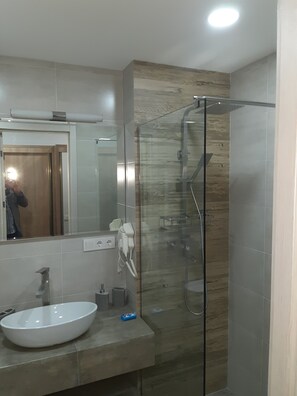 Hair dryer, towels, toilet paper - NEW GUDAURI LOFT2 , beautiful view of the valley (Gudauri)