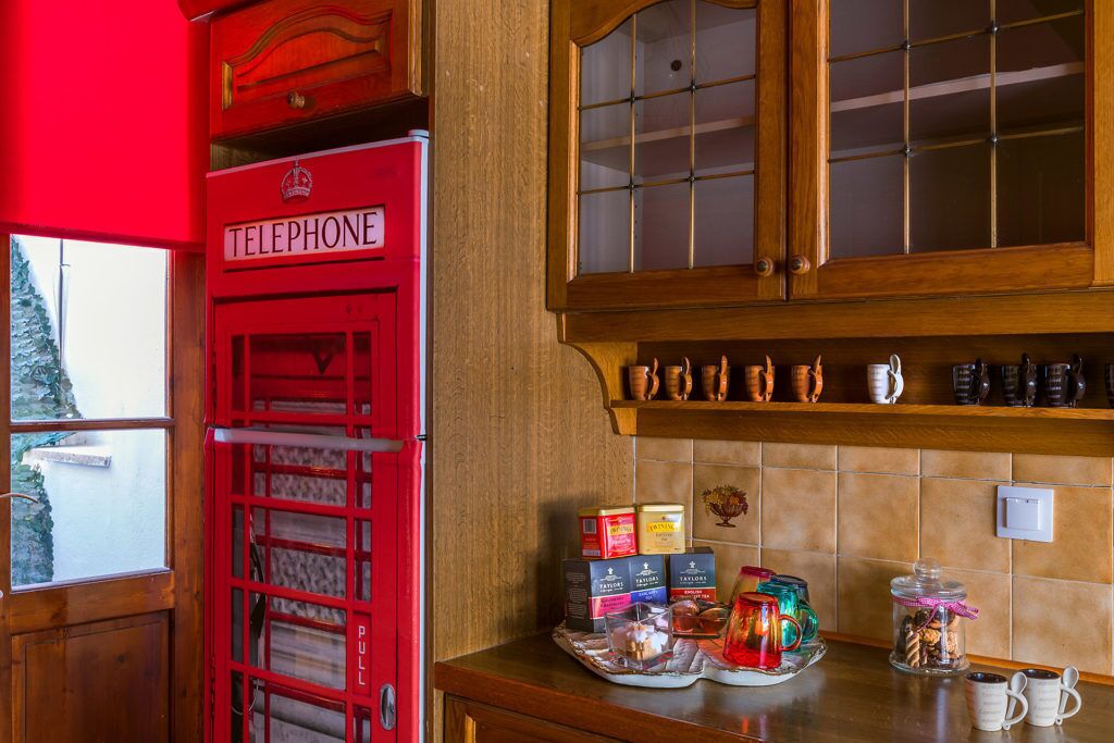 Design Apartment | Private kitchen | Full-sized fridge, microwave, oven, stovetop