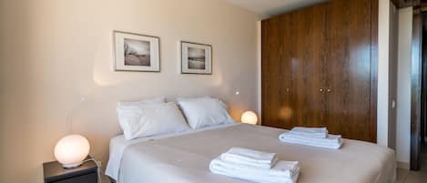 1 bedroom, iron/ironing board, travel cot, free WiFi