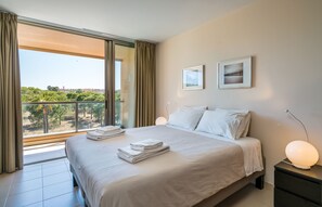 1 bedroom, iron/ironing board, travel cot, free WiFi