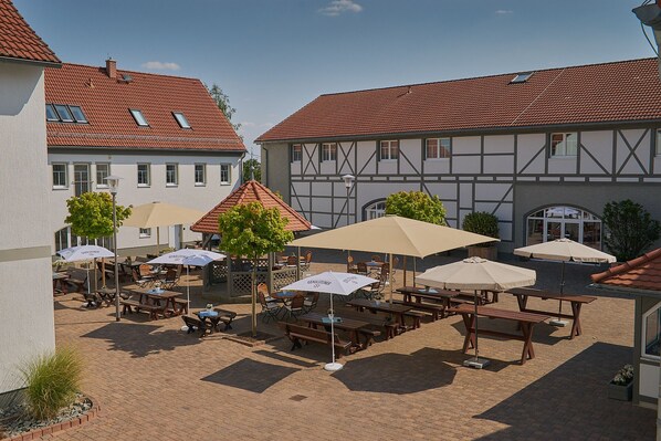 Courtyard view - Landhotel Sonnenhof (Rosswein)