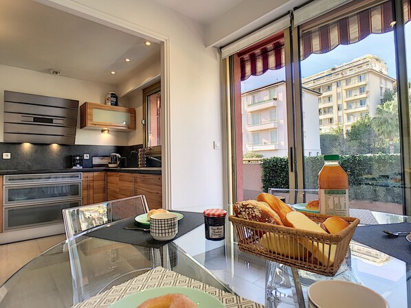 Fridge, microwave, oven, dishwasher