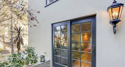 Aesthetically Elegant Downstairs Unit in Oakland