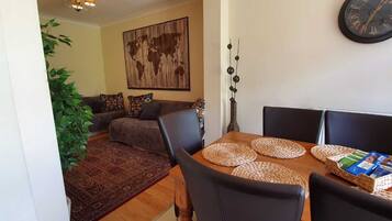 House | In-room dining