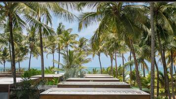 Loft, 1 habitación, patio | Vista a la playa o el mar