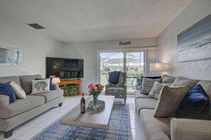 Condo, Multiple Beds (Jamaica Royale - 49) | Living room