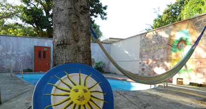Habitacion privada en el centro, con Piscina