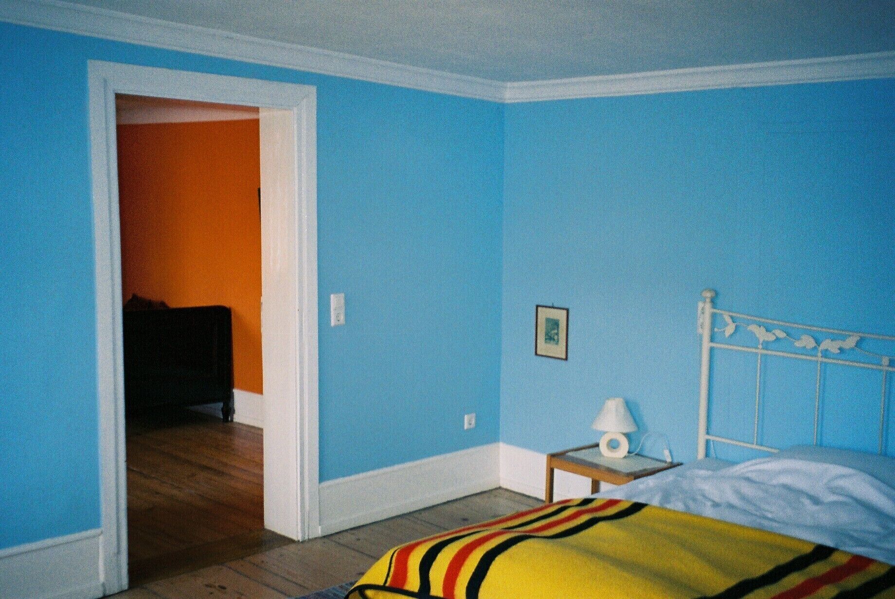 family room | 1 bedroom, bed sheets