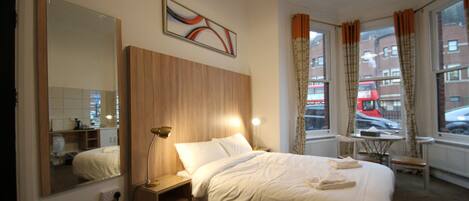 Ameublement personnalisé, Wi-Fi gratuit, draps fournis