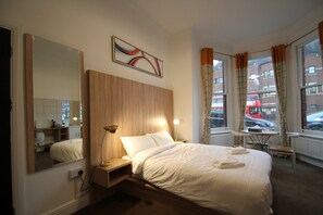 Individually furnished, free WiFi, bed sheets, wheelchair access - OYO Greenleafe Hotel (London)