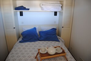 1 bedroom, iron/ironing board, travel cot, WiFi - Seaside apartment with pool (Lacanau)