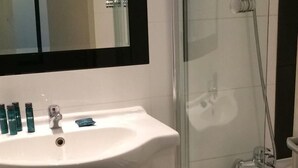 Apartment | Bathroom