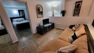 2 bedrooms, iron/ironing board, free WiFi, bed sheets