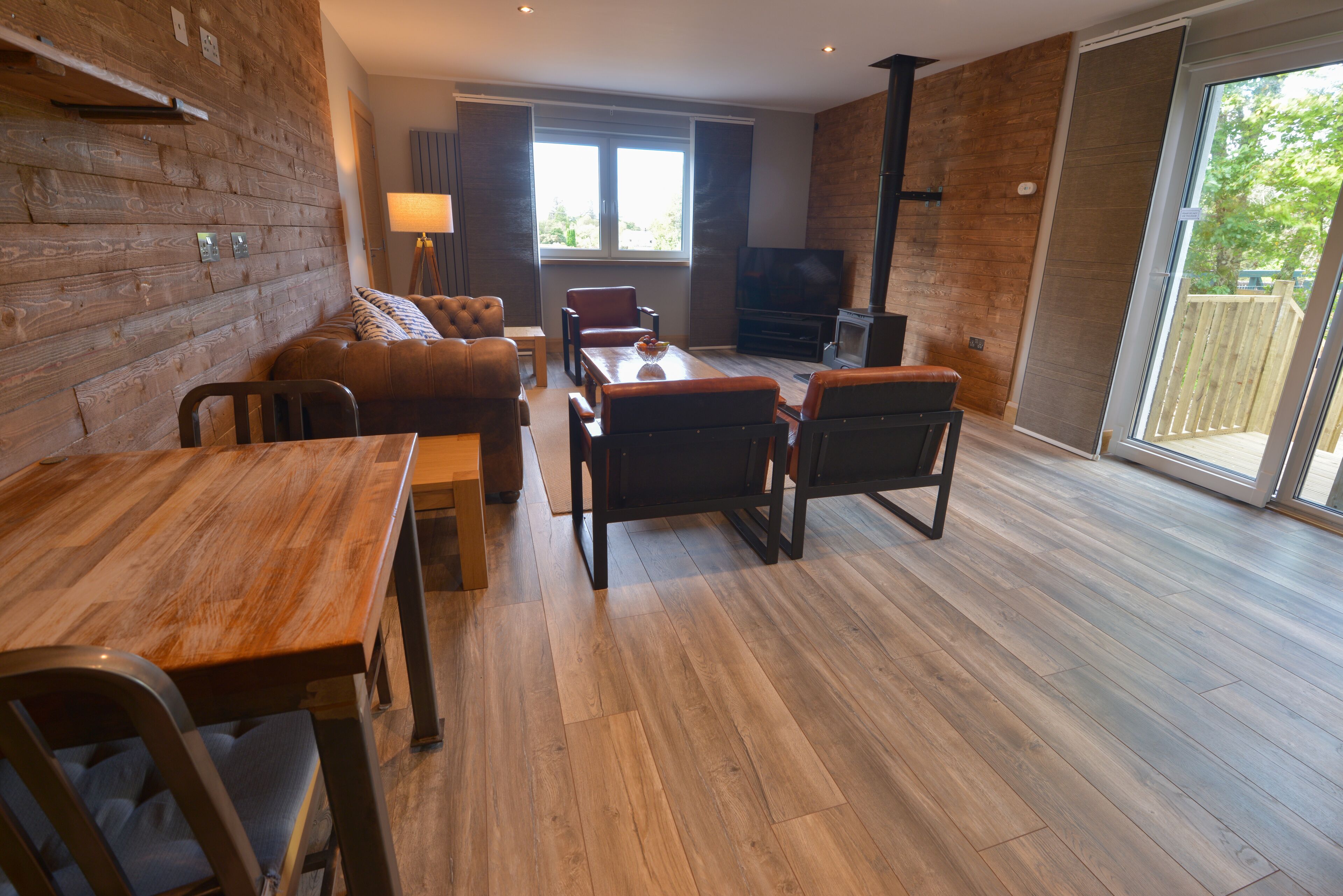 Deluxe Villa, 3 Bedrooms, Mountain View | Living area | 36-inch Smart TV with digital channels, TV