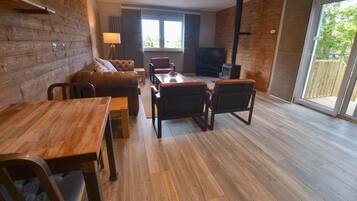 Deluxe Villa, 3 Bedrooms, Mountain View | Living area | 36-inch Smart TV with digital channels, TV