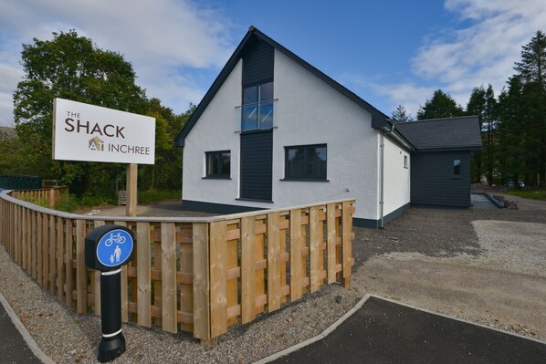 Exterior - The Shack and Pods at Inchree (Fort William)