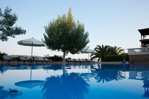 Utomhuspool