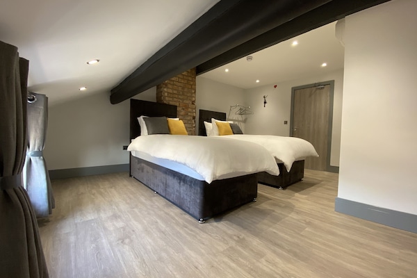 Deluxe Double or Twin Room | Individually furnished, blackout curtains, iron/ironing board, free WiFi