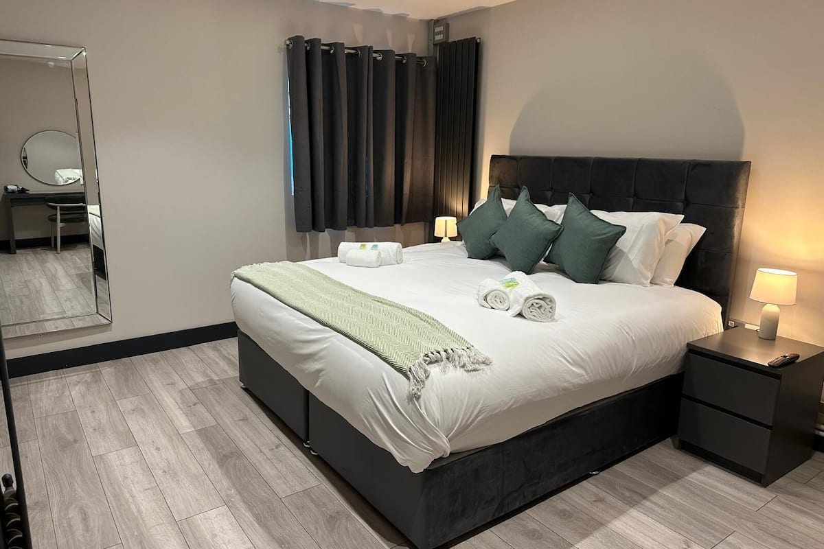 Deluxe Apartment, Non Smoking, Ground Floor | Premium bedding, blackout drapes, iron/ironing board, free WiFi