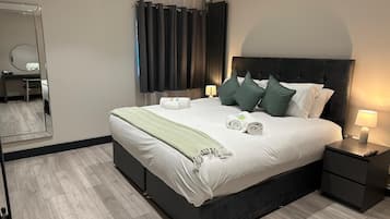 Departamento Deluxe, para no fumadores, planta baja | Ropa de cama de alta calidad y cortinas blackout