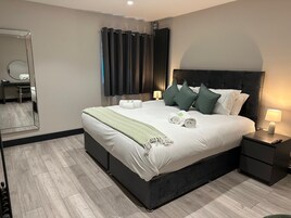 Ropa de cama de alta calidad y cortinas blackout 