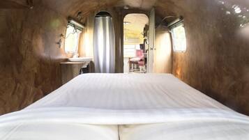 Cribs/infant beds, rollaway beds, free WiFi