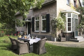Front of property - Buitengoed De Uylenburg (Delfgauw)