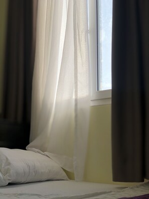 Minibar, desk, blackout drapes, soundproofing - Oscar Hotel (Phu Quoc)