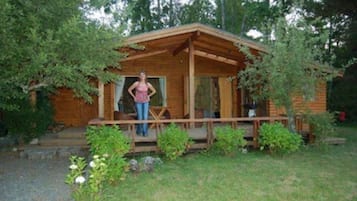 Family Cabin, 3 Bedrooms | Terrace/patio
